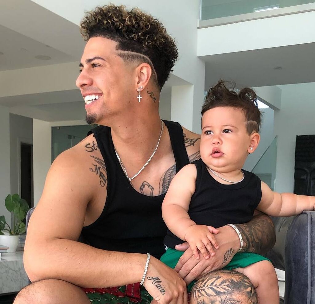 Austin McBroom with his daughter.