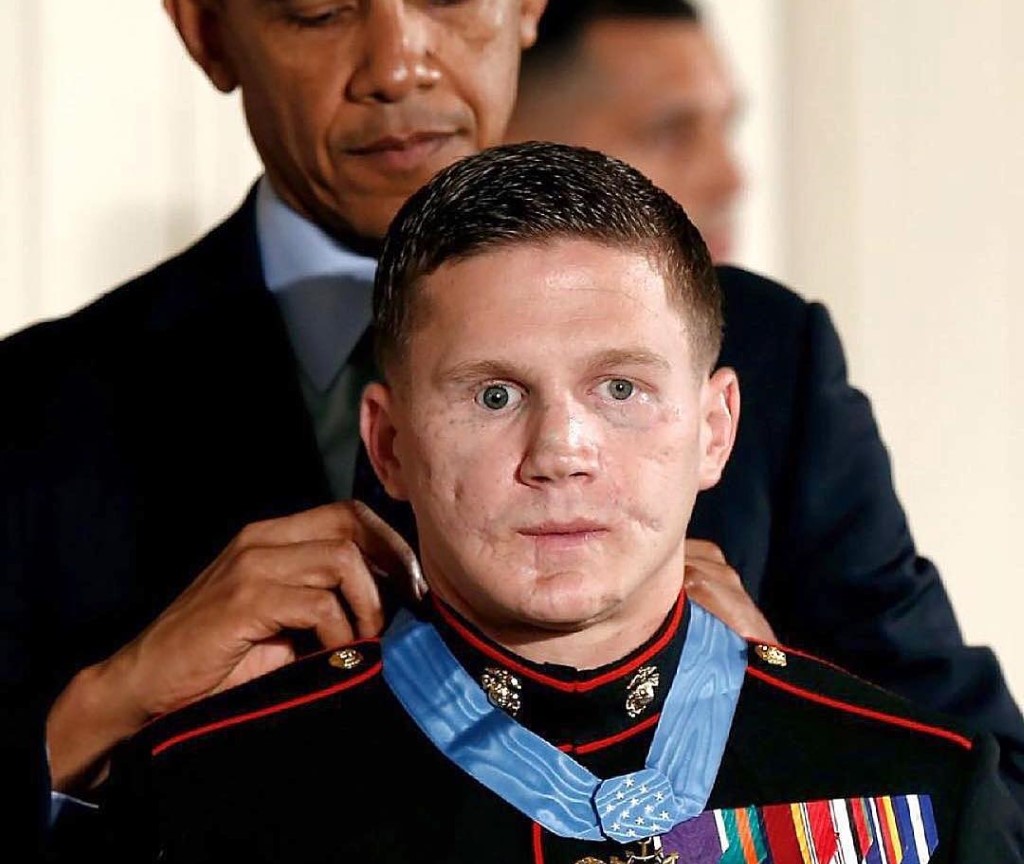 Kyle Carpenter being awarded by Barack Obama.