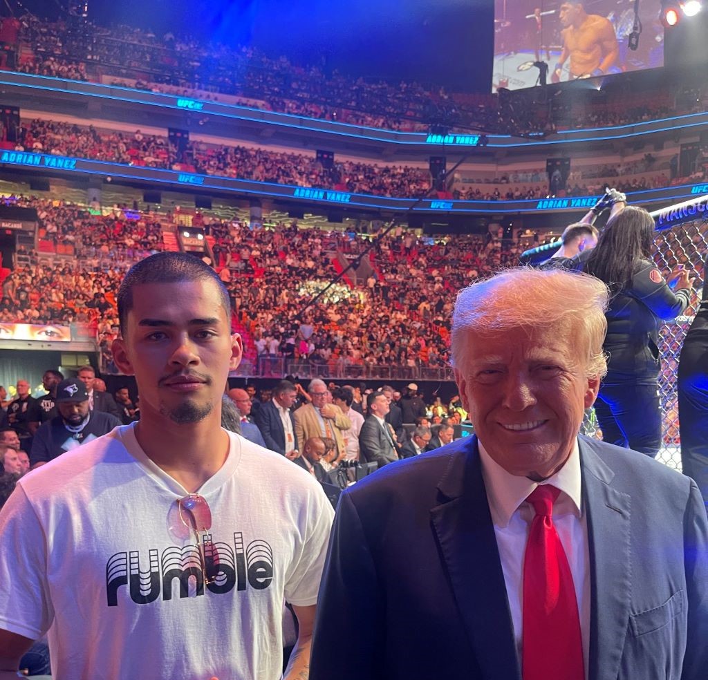 Sneako and Donald Trump standing together.